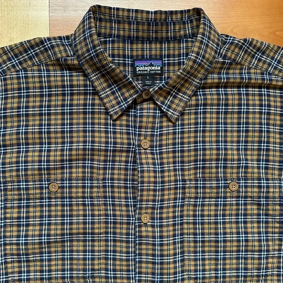 Patagonia Pima long sleeve button up organic cotton lightweight shirt - Picture 3 of 9